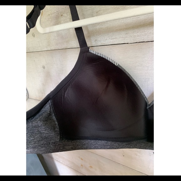 Aerie deep V wireless bra - Picture 4 of 12